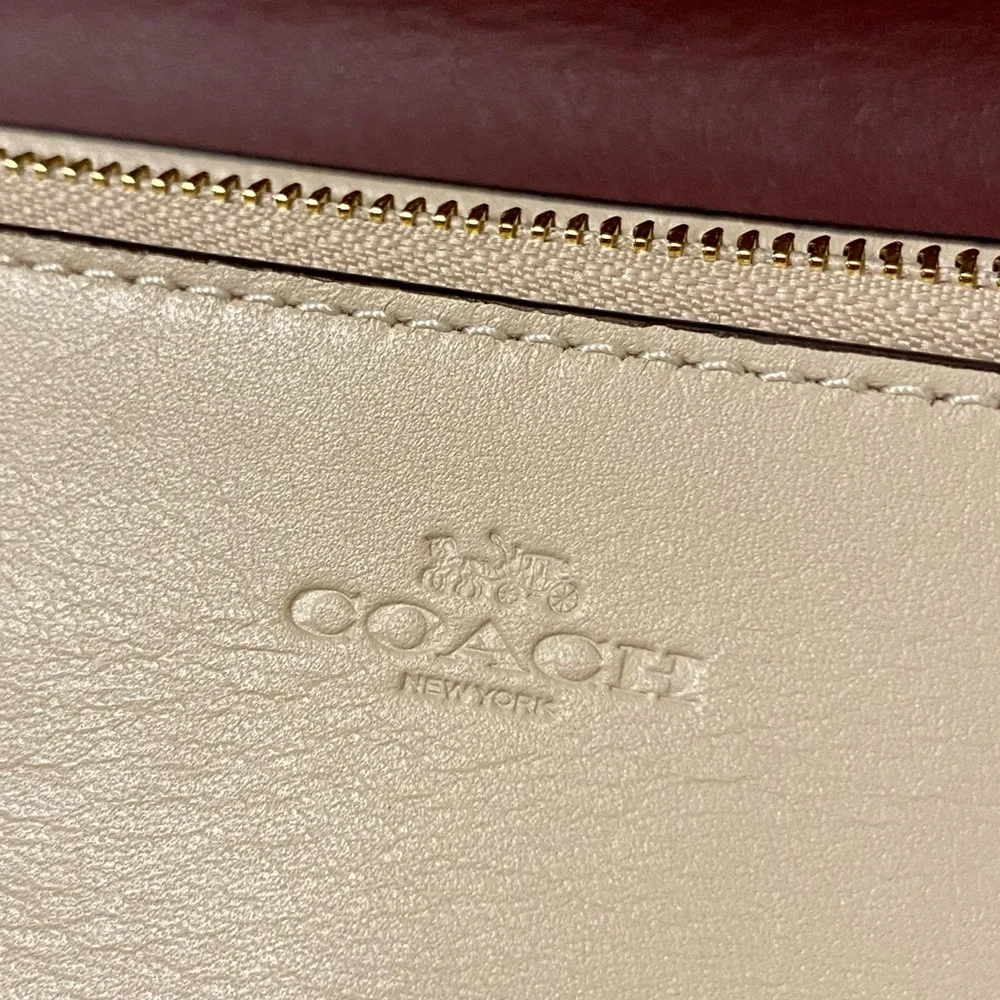 Coach Anna Foldover Crossbody Clutch | Evergreen Floral Print & Detachable Strap - Picture 12 of 16